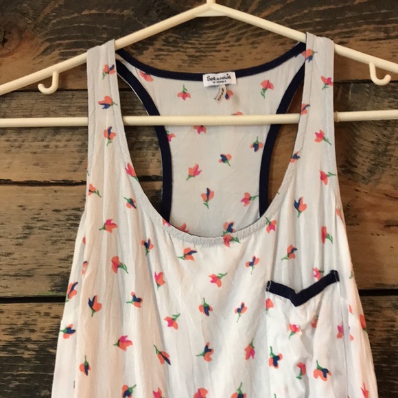 🇺🇸 SPLENDID XS White Navy Floral Racerback Tank Top Rayon Made in USA - Picture 2 of 6